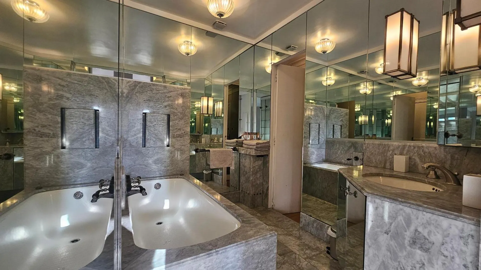 Grand Appartement Avec Vue Sur La Fontaine De La Rotonde 普罗旺斯地区艾克斯